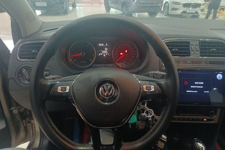 Volkswagen Polo 2015 #11 Volkswagen Polo 2015 car image #11