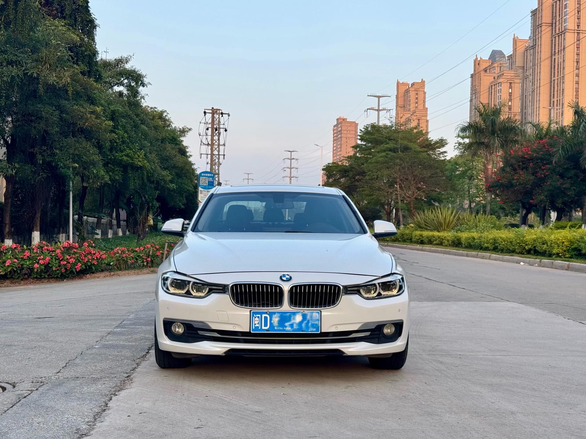 BMW 3 Series 2016 car image #2