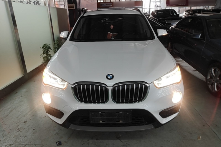 BMW X1 2017 #3 BMW X1 2017 car image #3