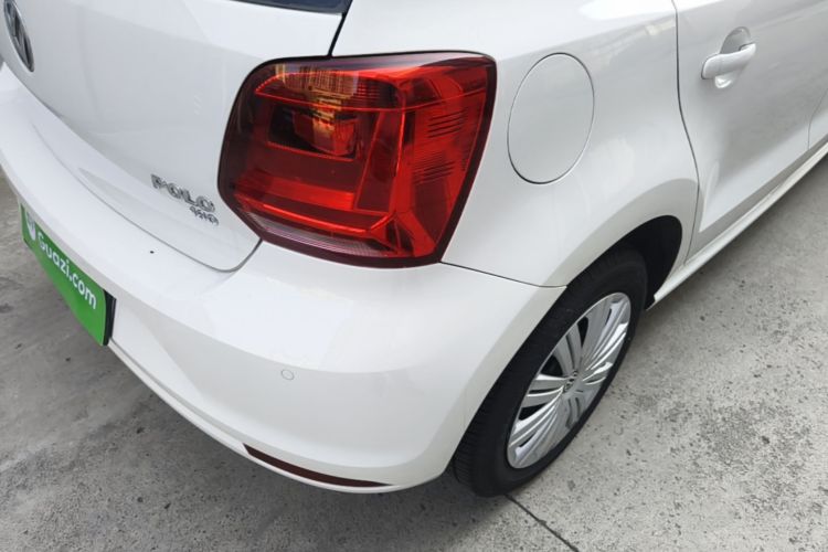 Volkswagen Polo 2019 car image #8