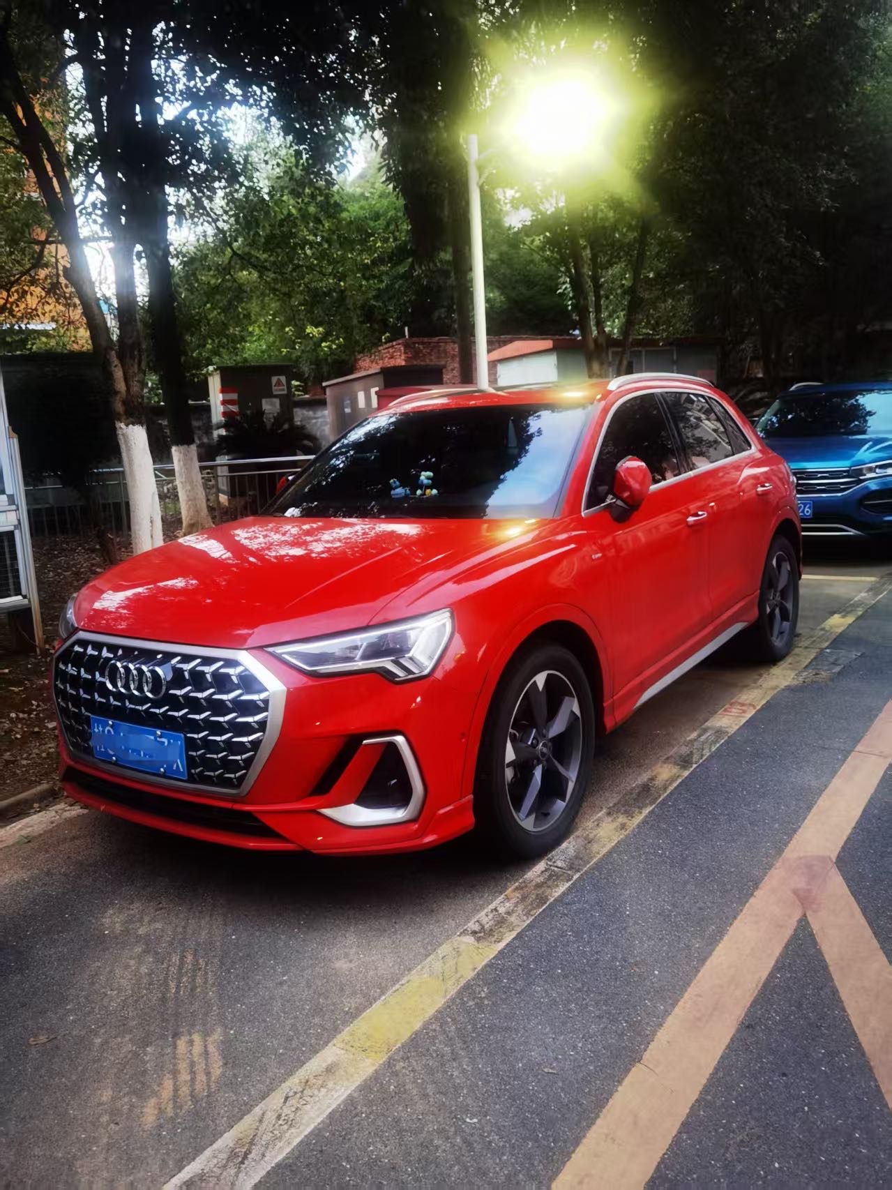 Audi Q3 2024 car image 