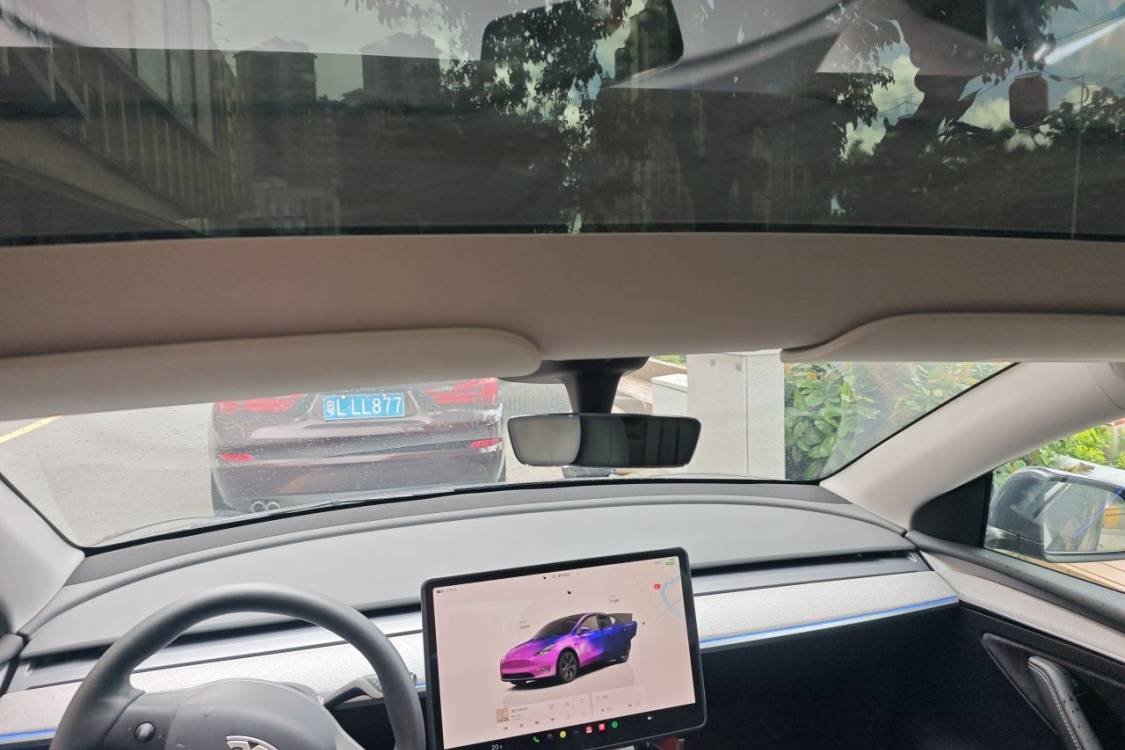 Tesla Model Y 2024 car image #22
