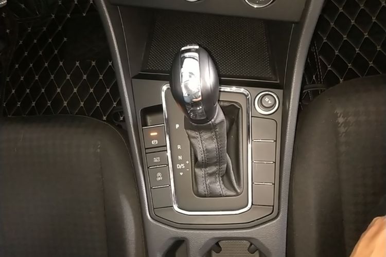 Volkswagen Bora 2022 car image #14