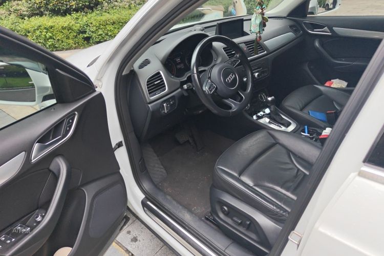 Audi Q3 2015 #18 Audi Q3 2015 car image #18