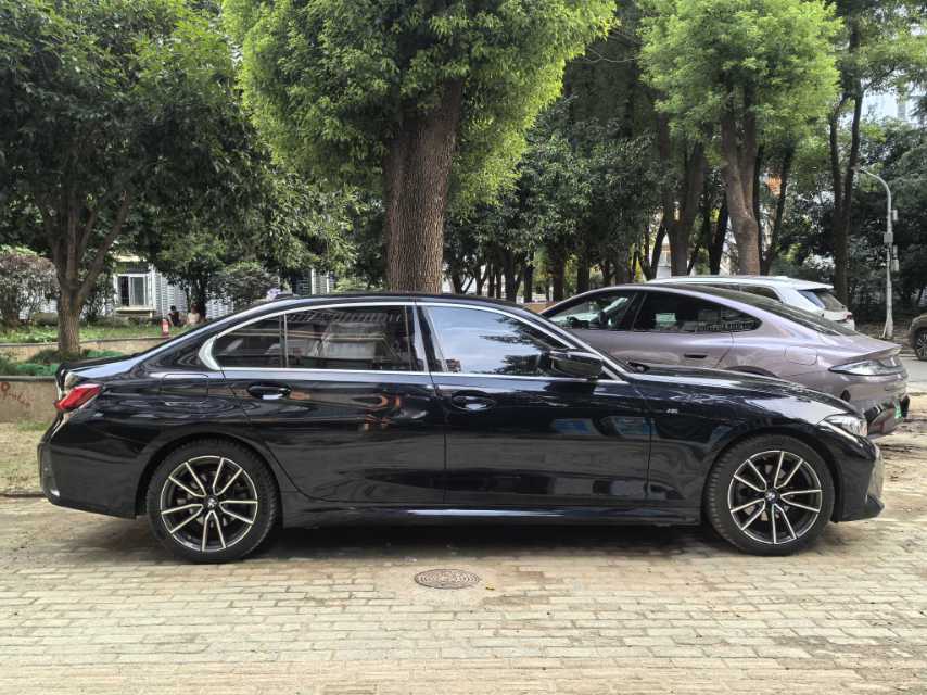 BMW 3 Series 2024 car image #9