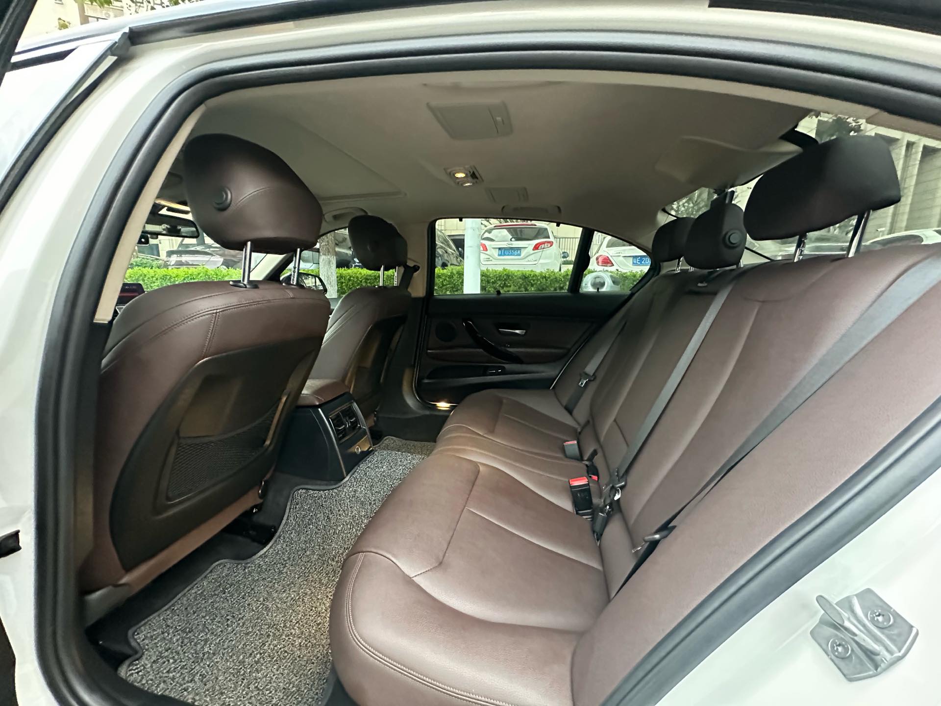 BMW 3 Series 2018 car image #5