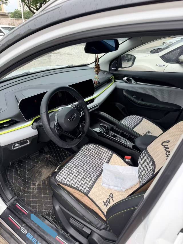 GEELY Coolray 2024 imagen de coche #3