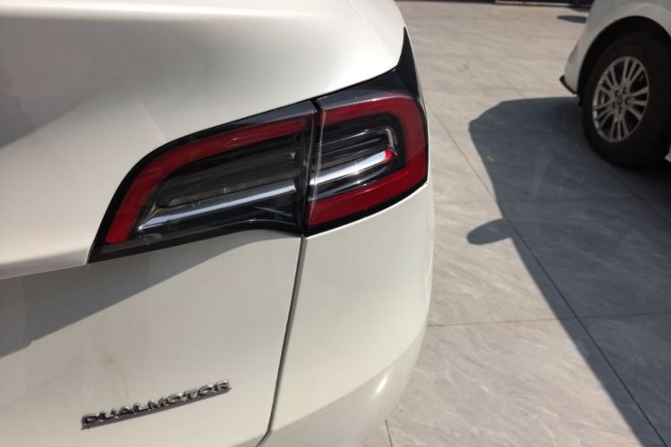 Tesla Model Y 2021 #8 Tesla Model Y 2021 car image #8