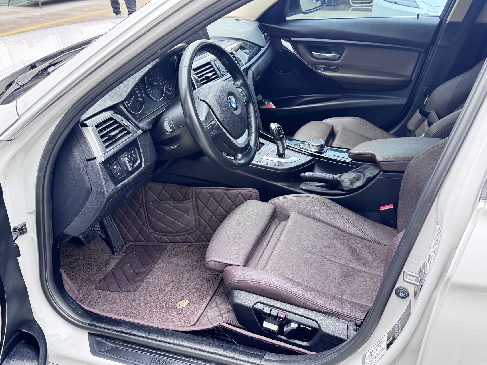 BMW 3 Series 2019 car image #4