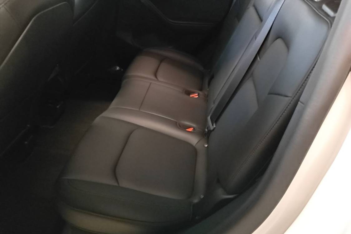 Tesla Model Y 2024 car image #8