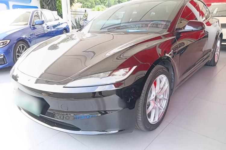 Tesla Model 3 2025 #2 Tesla Model 3 2025 car image #2