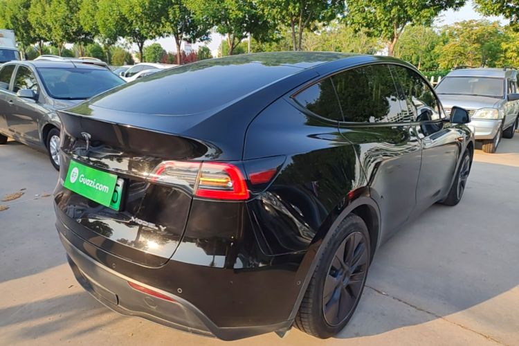 Tesla Model Y 2023 car image #5