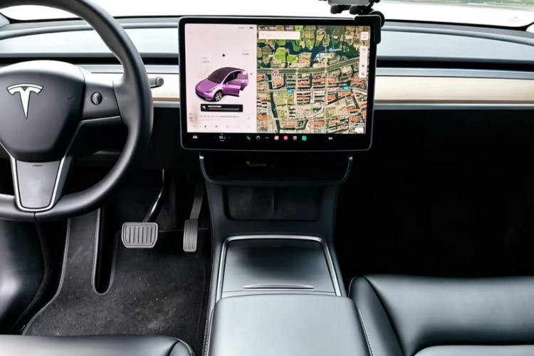 Tesla Model Y 2021 car image #13