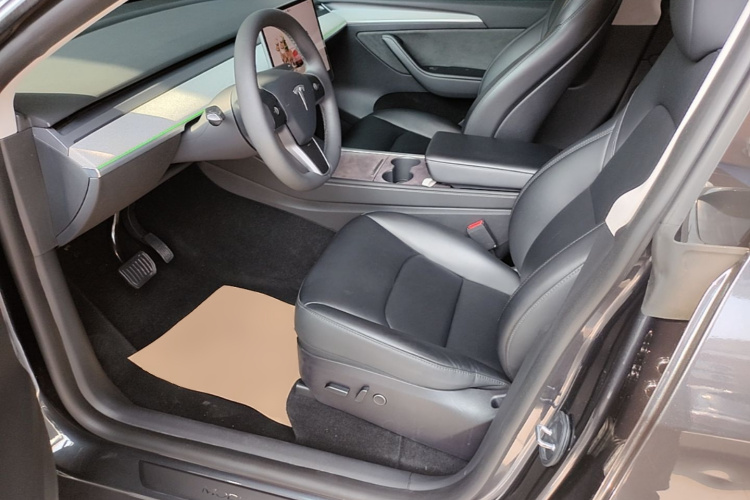Tesla Model Y 2024 car image #15