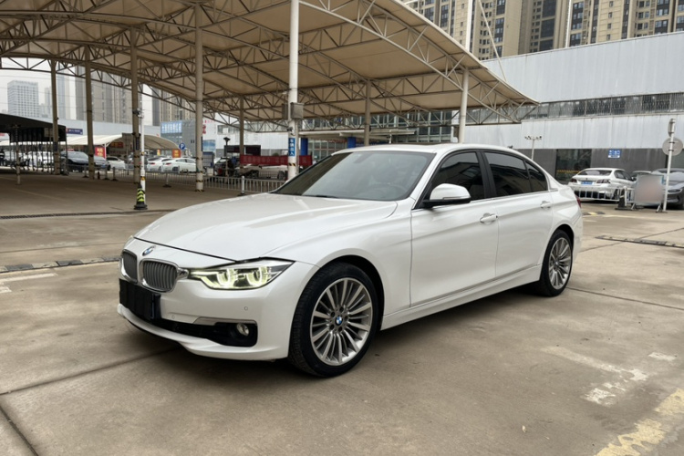 BMW 3 Series 2018 car image #2
