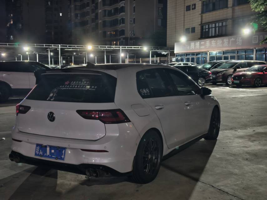 Volkswagen Golf 2021 car image #3