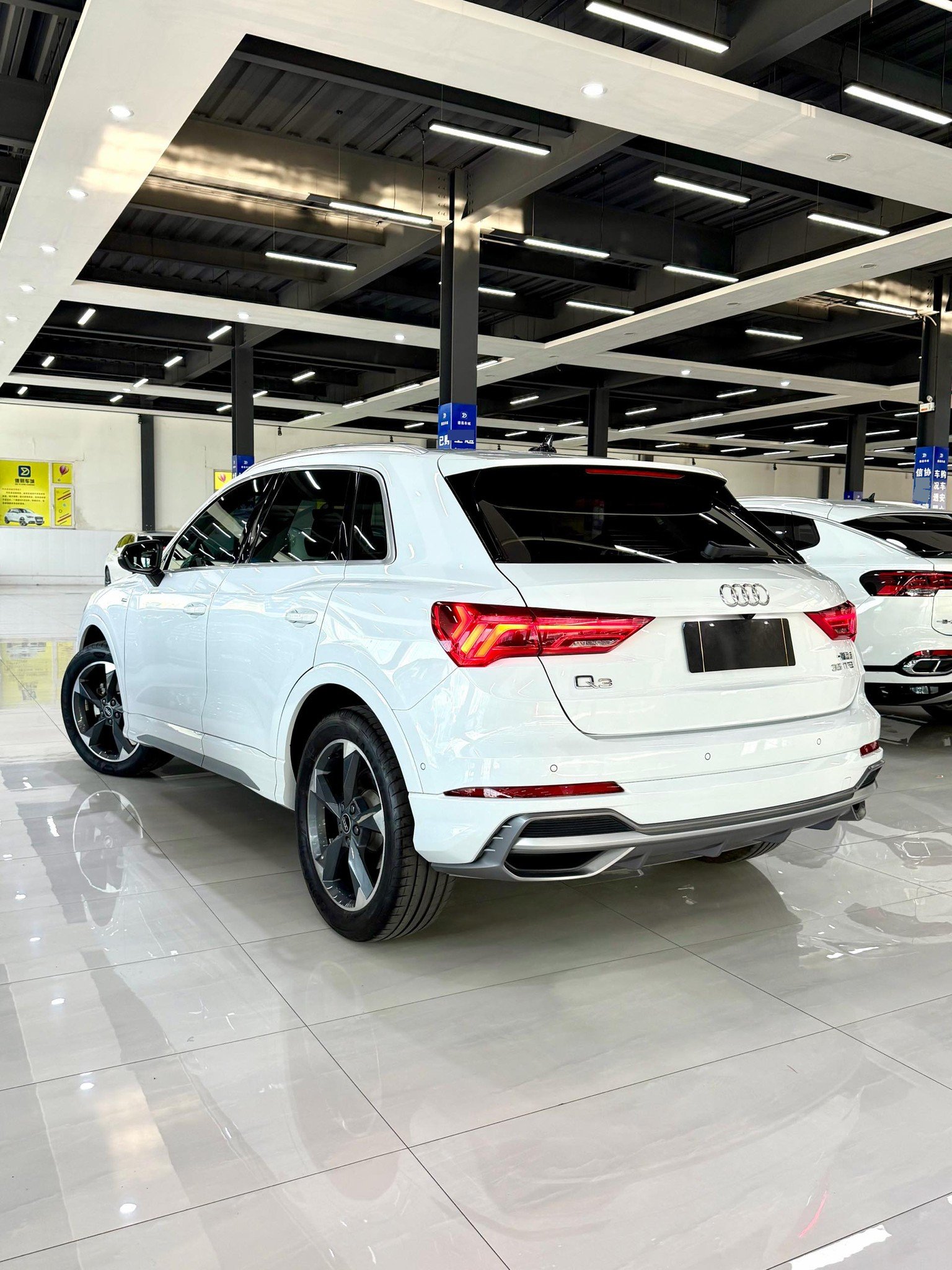 Audi Q3 2023 #6 Audi Q3 2023 car image #6