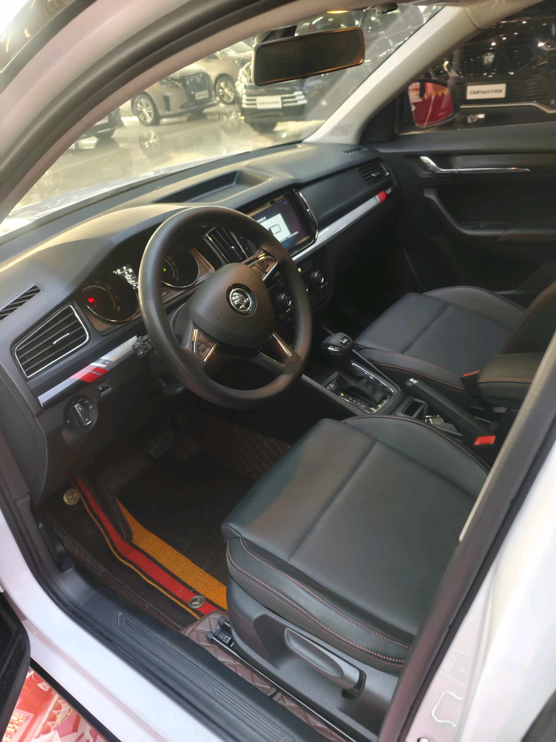 Skoda Kamiq 2024 #8 Skoda Kamiq 2024 car image #8