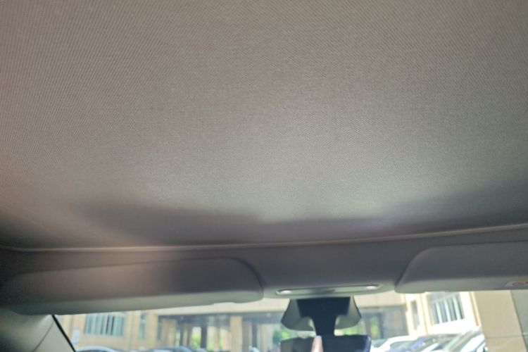 Tesla Model Y 2025 car image #16