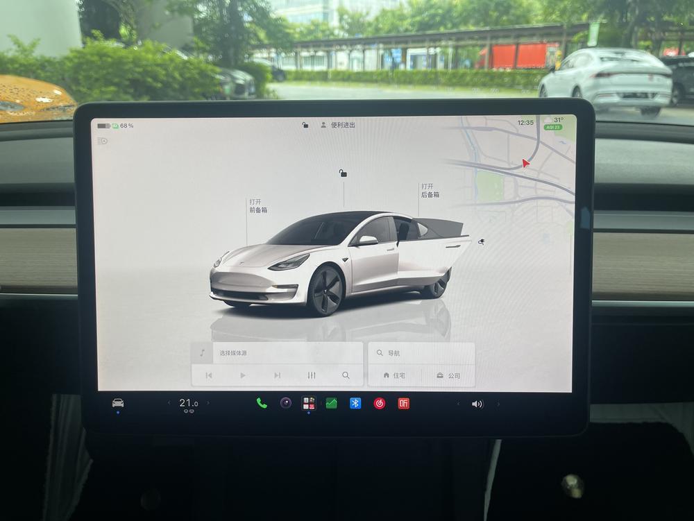 Tesla Model 3 2022 car image #13
