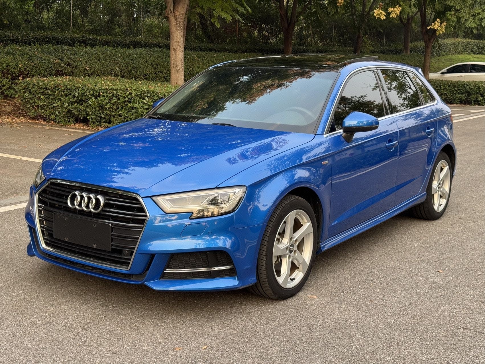 2019 image de voiture 