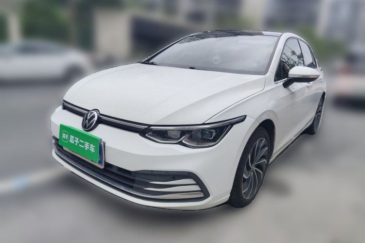 Volkswagen Golf 2021 car image #2