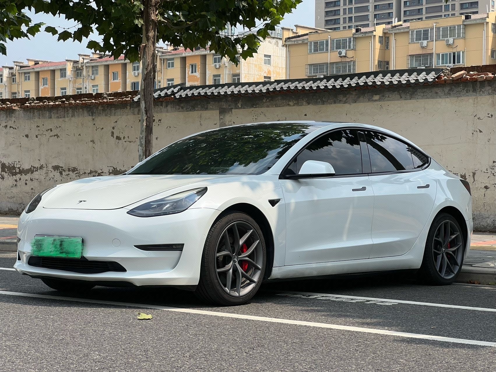 Tesla Model 3 2021 car image 