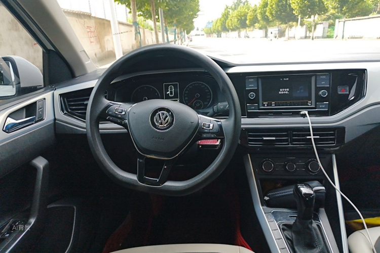 Volkswagen Polo 2020 car image #12