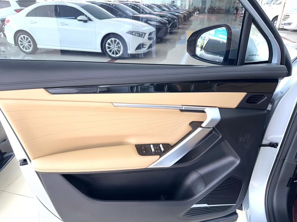 GEELY Boyue L 2023 car image #10