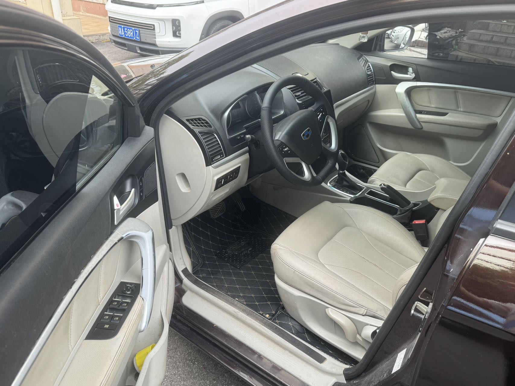 GEELY Emgrand 2016 car image #4