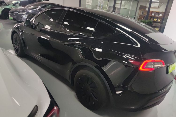 Tesla Model Y 2023 #7 Tesla Model Y 2023 car image #7