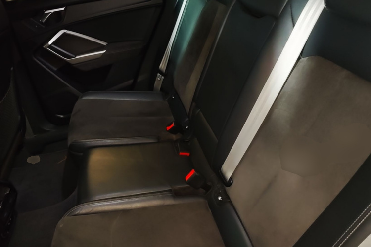 Audi Q3 2021 car image #17