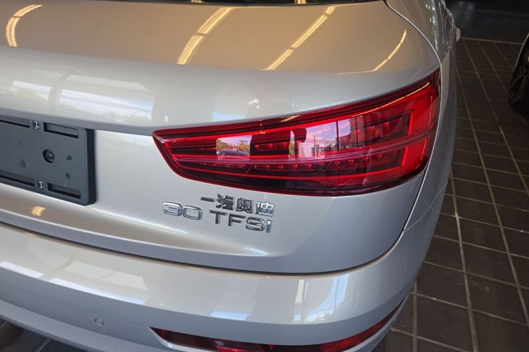 Audi Q3 2018 #8 Audi Q3 2018 car image #8