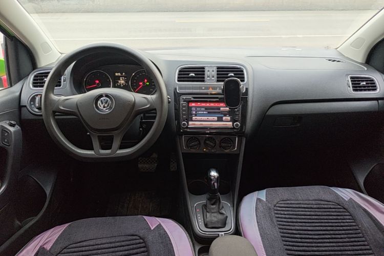 Volkswagen Polo 2015 #10 Volkswagen Polo 2015 car image #10