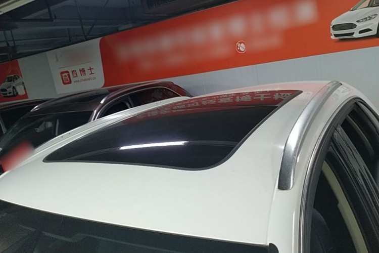 Audi Q3 2017 car image #25