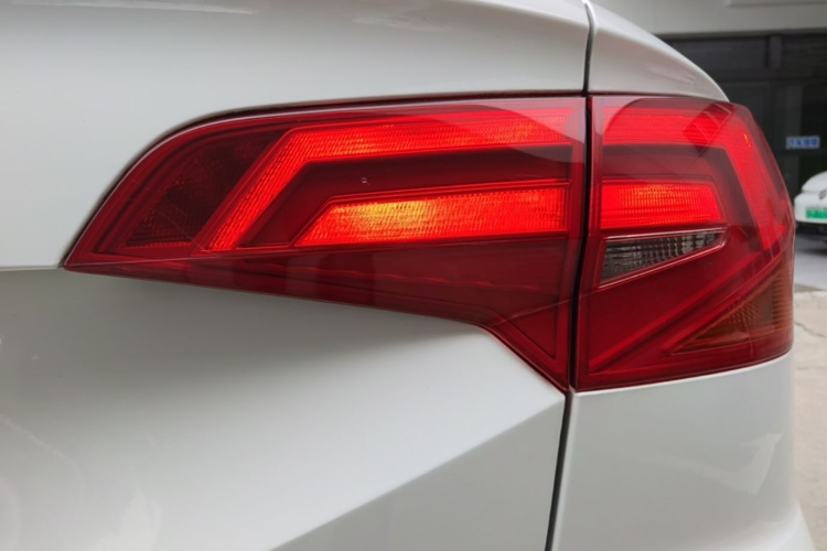 Volkswagen Bora 2021 car image #8