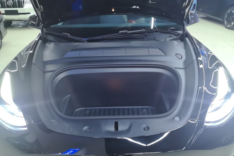Tesla Model Y 2023 #20 Tesla Model Y 2023 car image #20