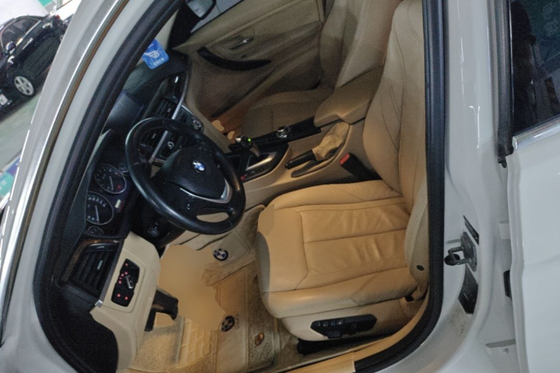 BMW 3 Series 2012 car image #7
