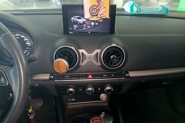 Audi A3 2019 immagine di auto #13