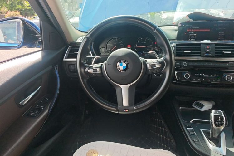 BMW 3 Series 2018 #15 BMW 3 Series 2018 car image #15