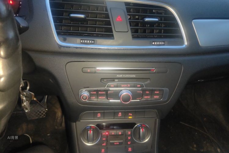 Audi Q3 2017 car image #15