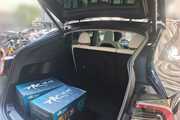 Tesla Model Y 2024 car image #21
