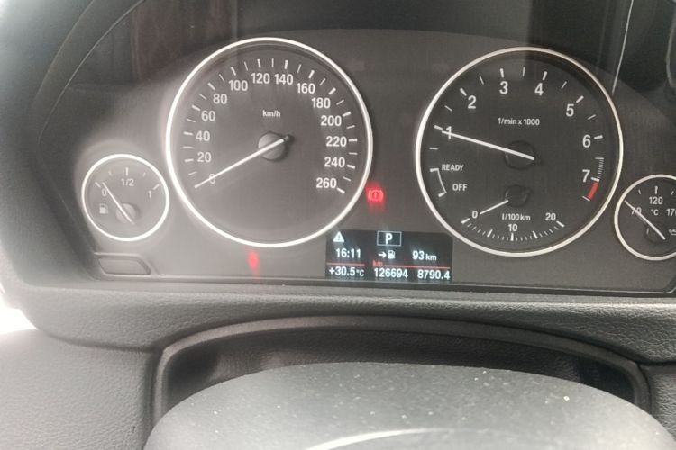 BMW 3 Series 2017 car image #12