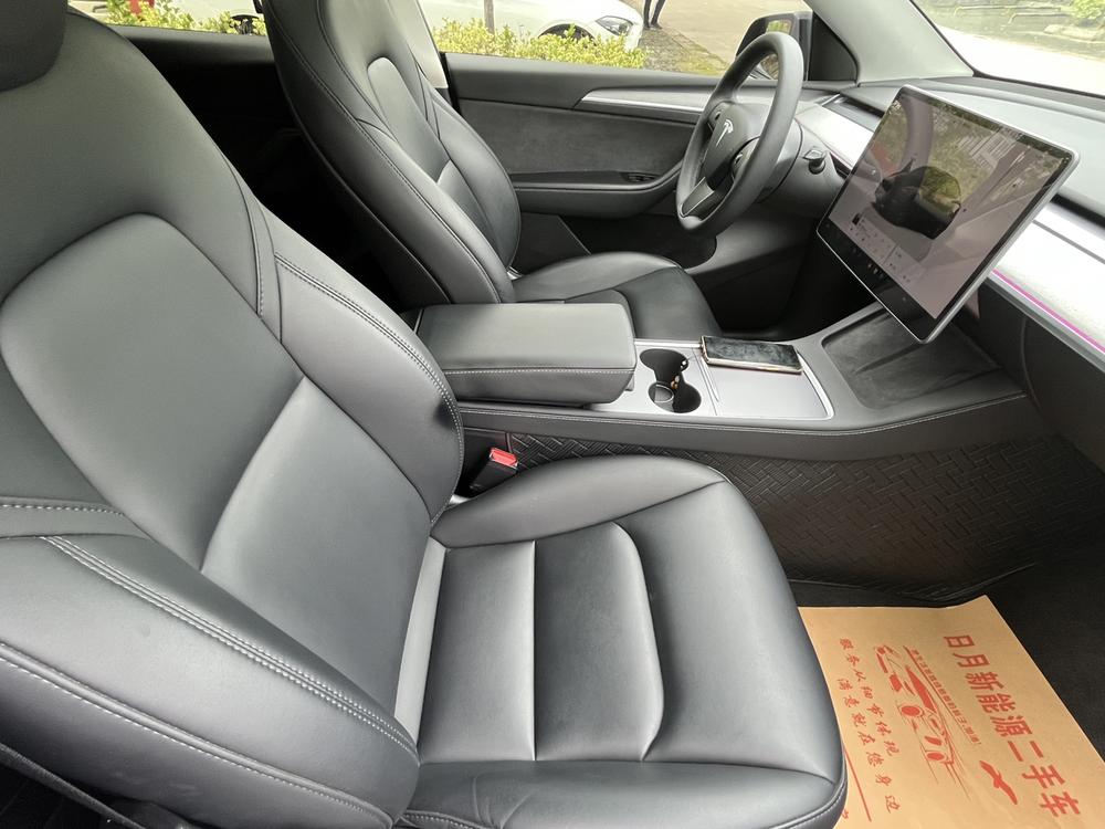 Tesla Model Y 2023 car image #6