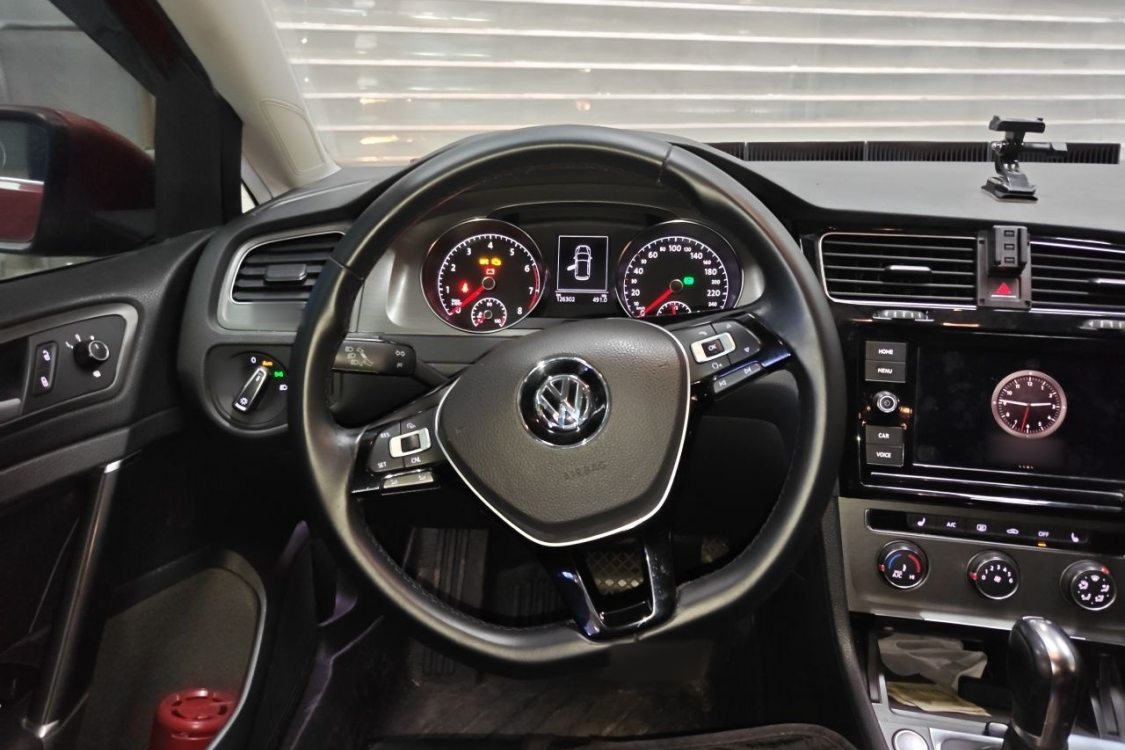 Volkswagen Golf 2015 car image #22