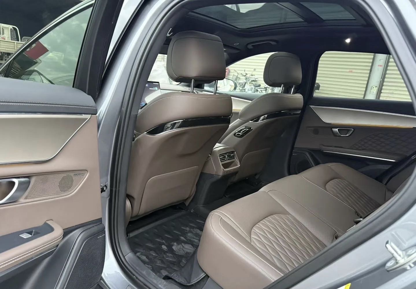 BYD Han 2023 #8 BYD Han 2023 car image #8