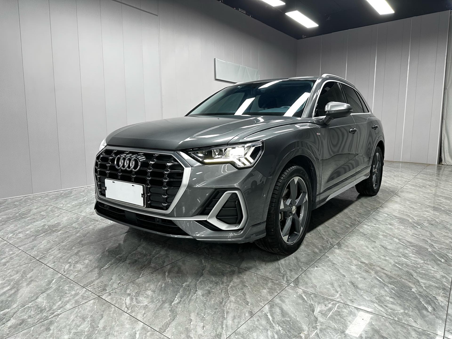 Audi Q3 2022 Audi Q3 2022 car image