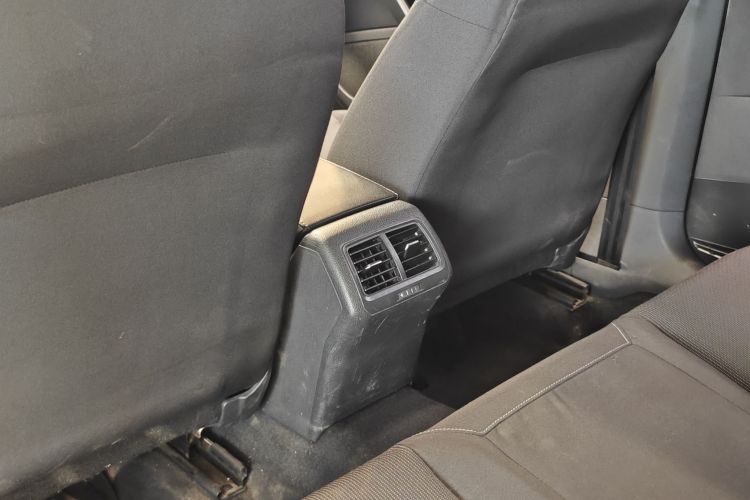 Volkswagen Golf 2016 car image #18