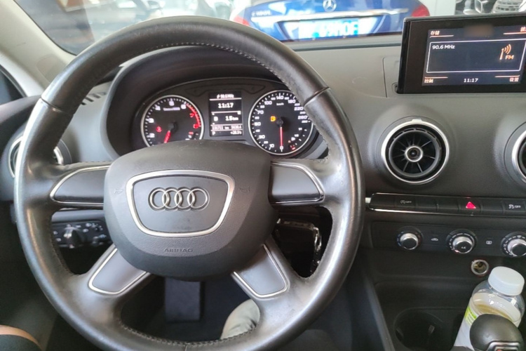 Audi A3 2015 car image #11