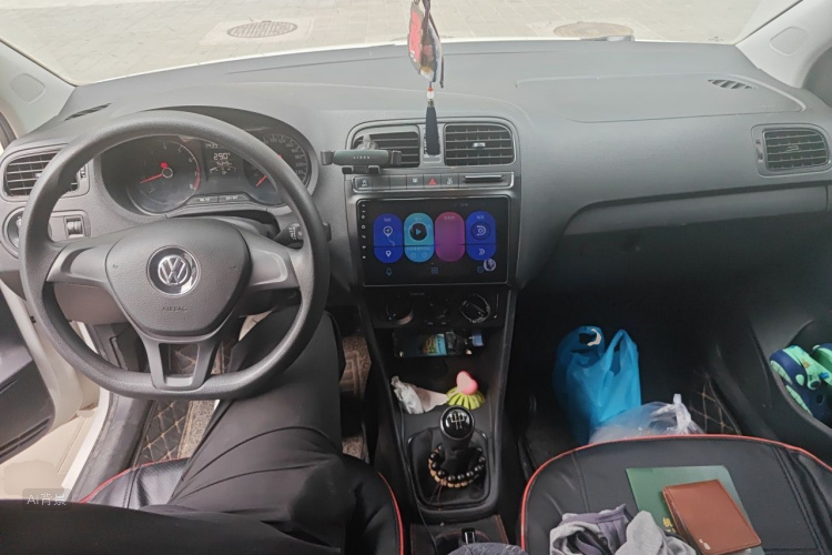 Volkswagen Polo 2018 car image #11